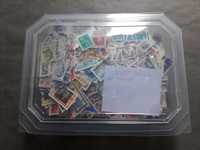 SELOS DO MUNDO Caixa com mais de 10.000 selos do Mundo