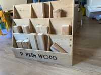 Drewniana skrzynia na dziecięcą biblioteczke DIY