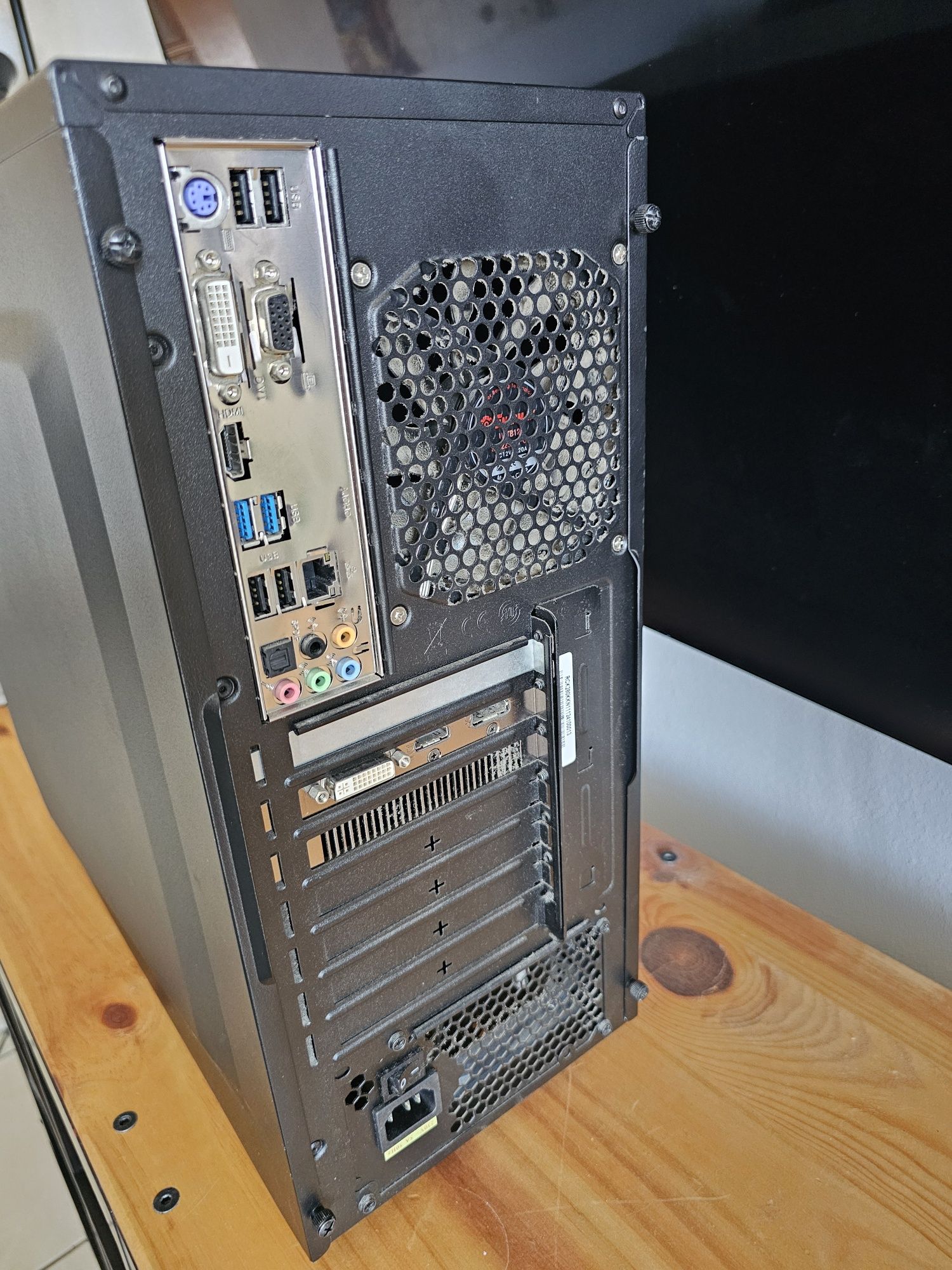PC Desktop praticamente completo / funcional