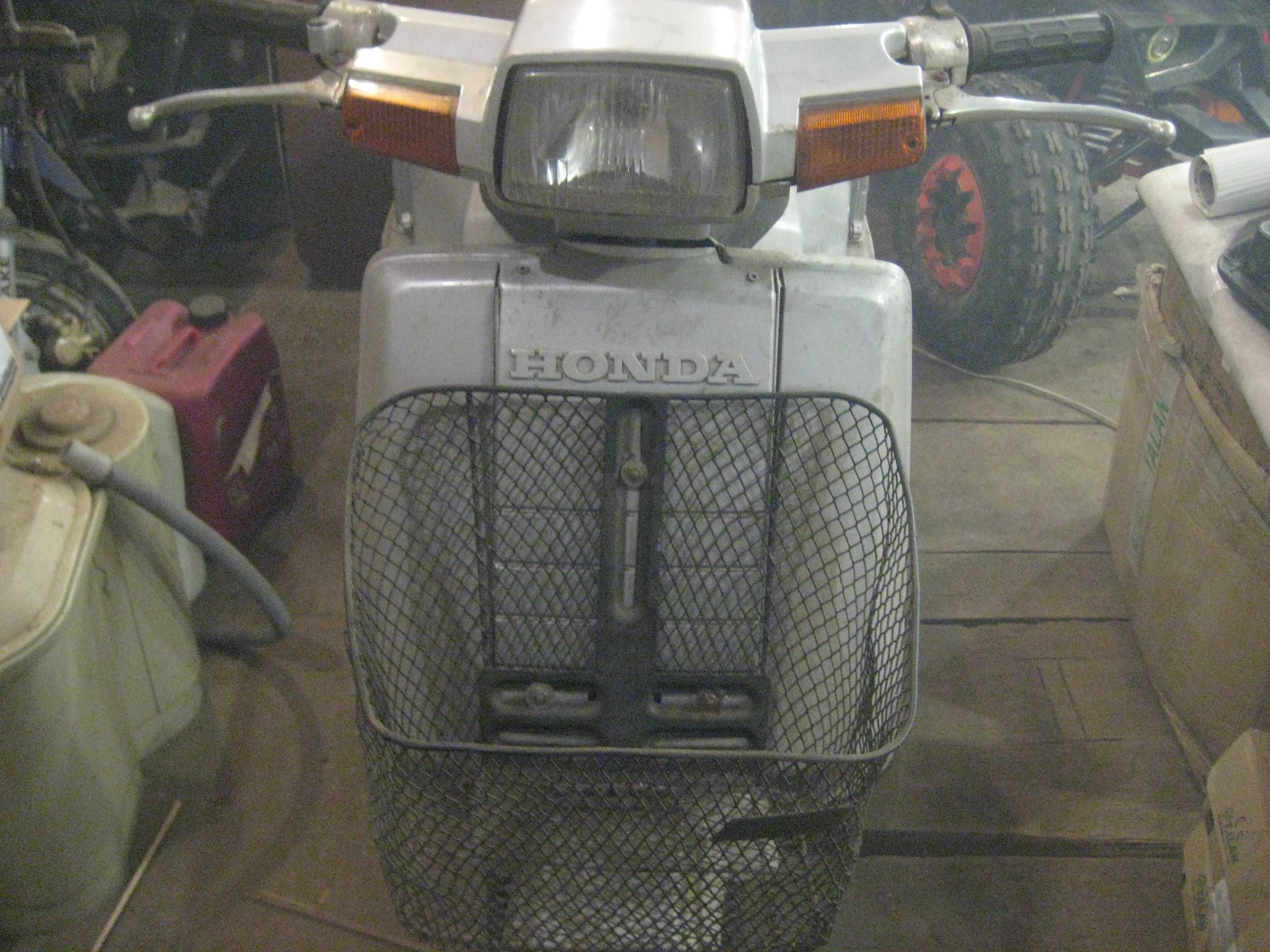 Продам мопед(скутер) триколісний  вантажний  HONDA GURO -Up