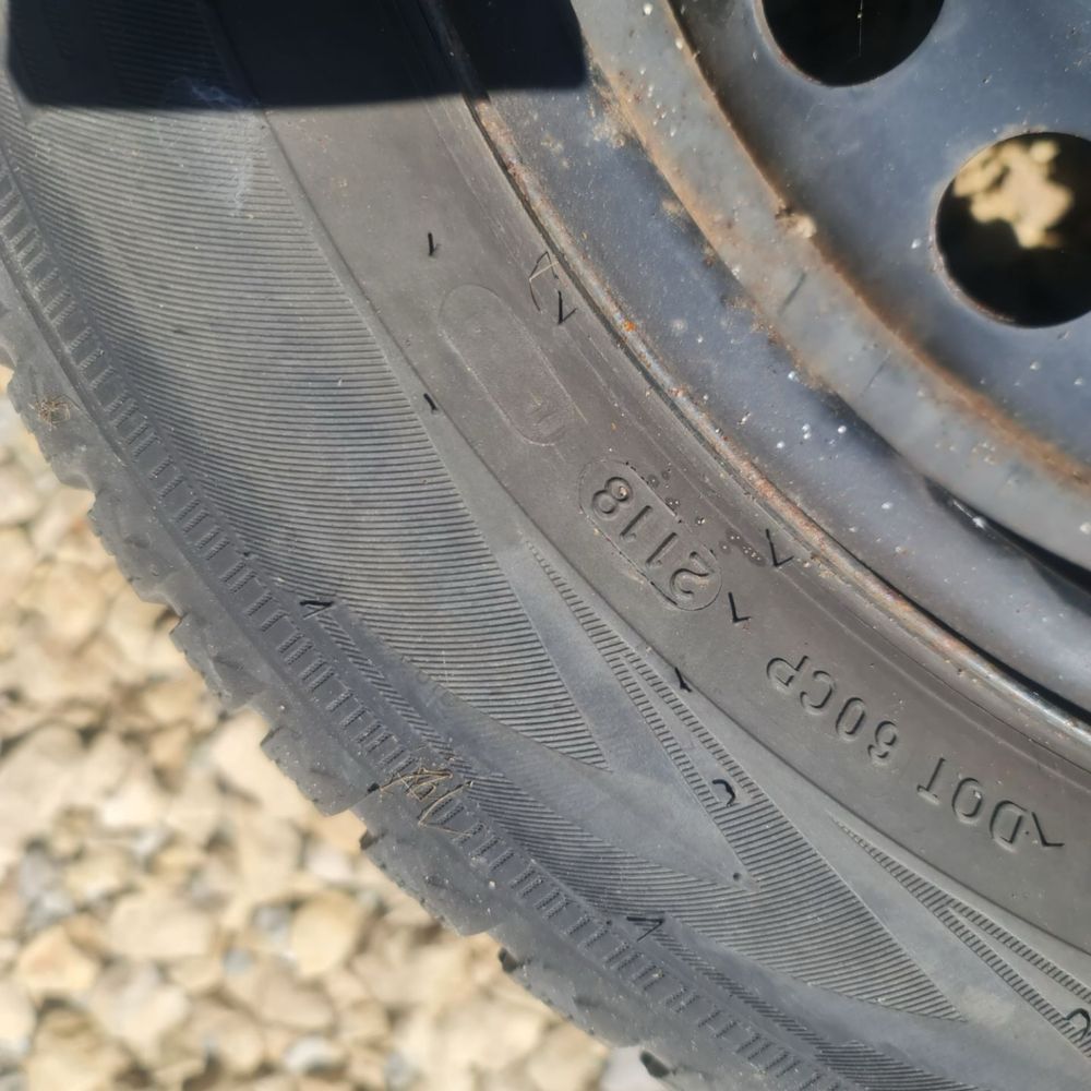 Opony zimowe Nokian + felgi stalowe r16 ford focus 5x108