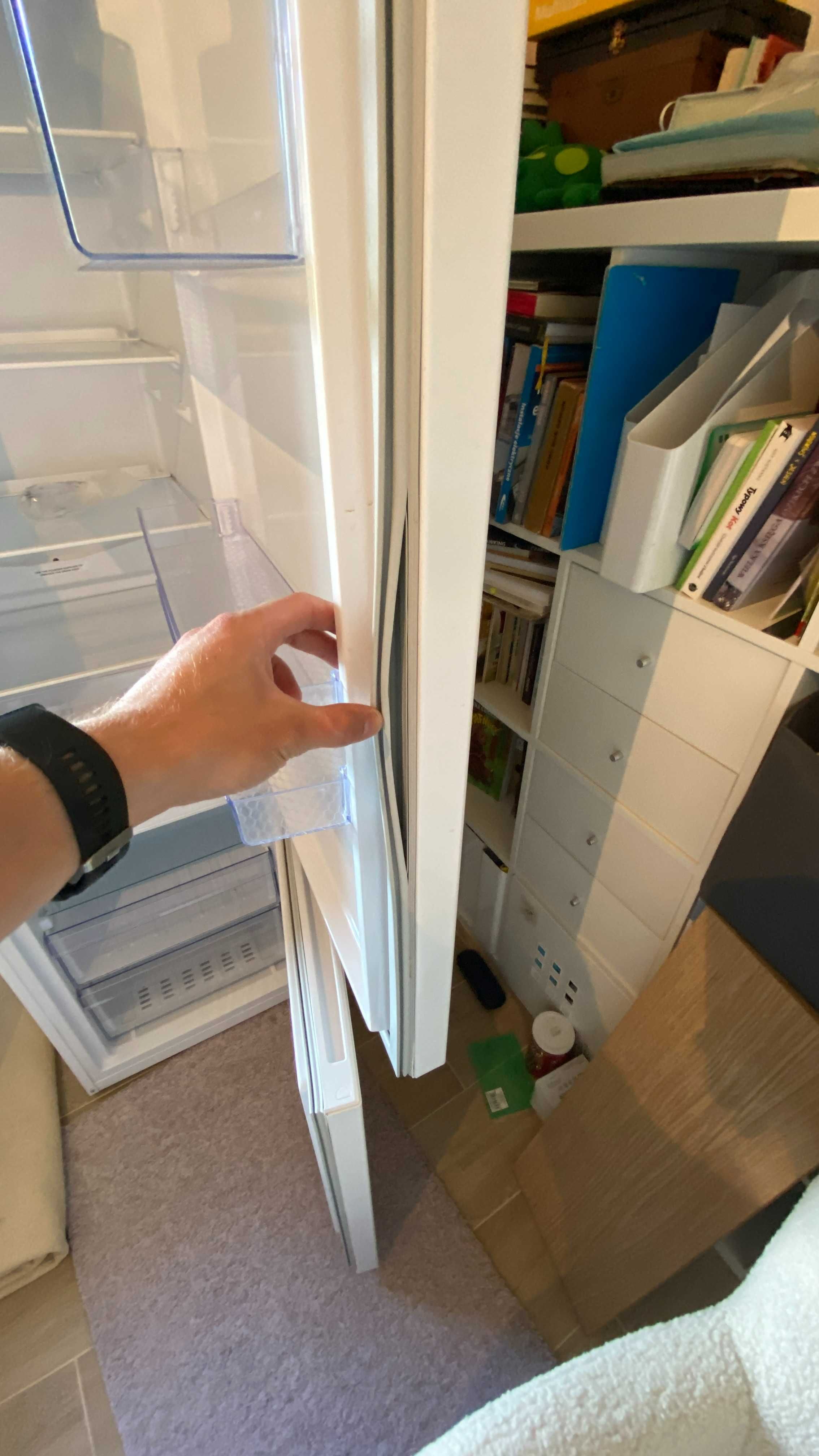 Lodówka Beko K54305 wysokość 180cm szerokość 54cm głębokość 57cm