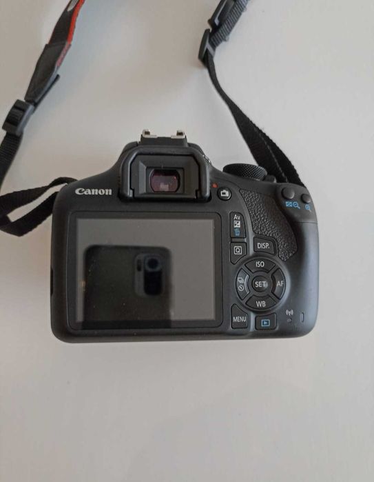 Máquina Fotográfica Canon EOS 1300D + objectiva + Mala (Kit completo)