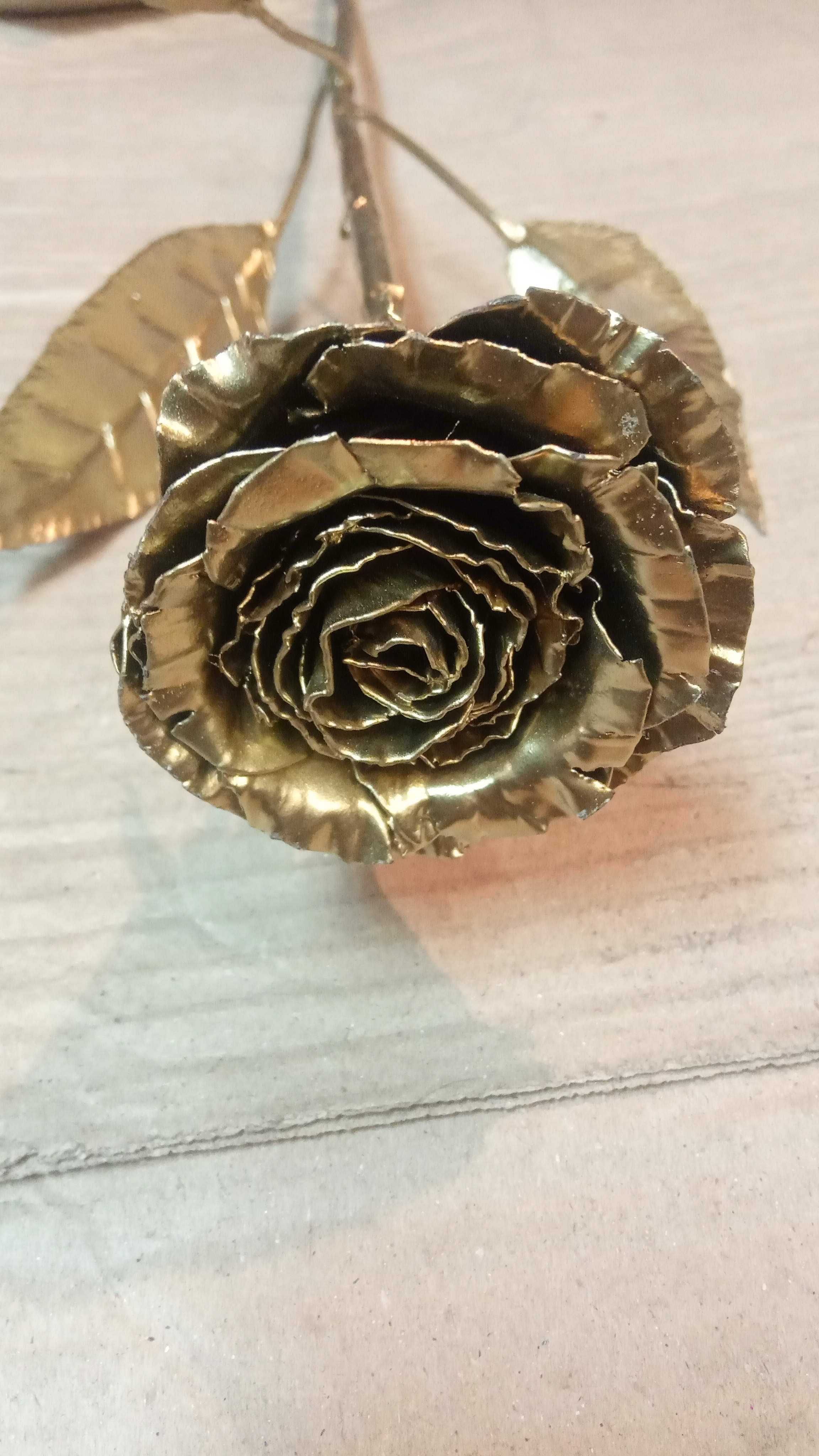 Кована роза , ручна робота