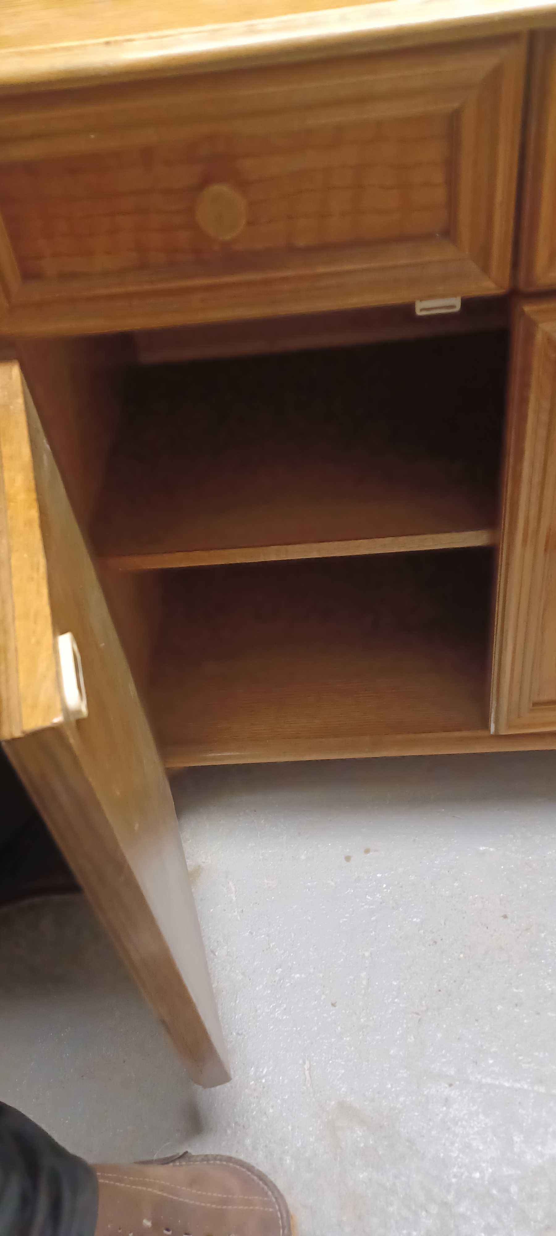 Sprzedam stylową drewnianą komodę