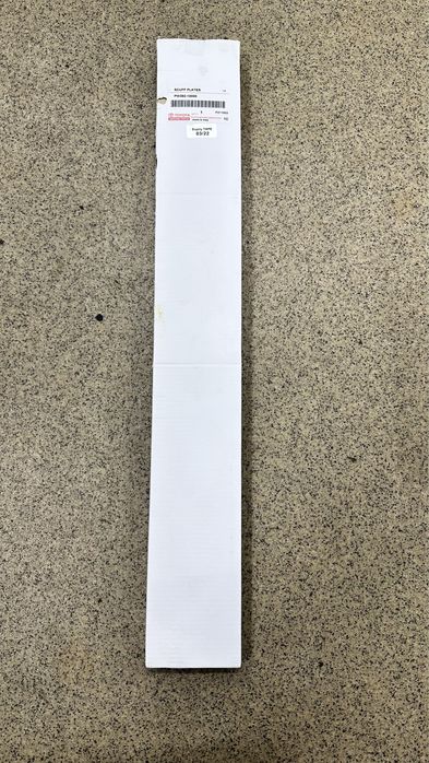 Aluminiowe listwy na progi Toyota C-HR 16-23r ORYGINALNE