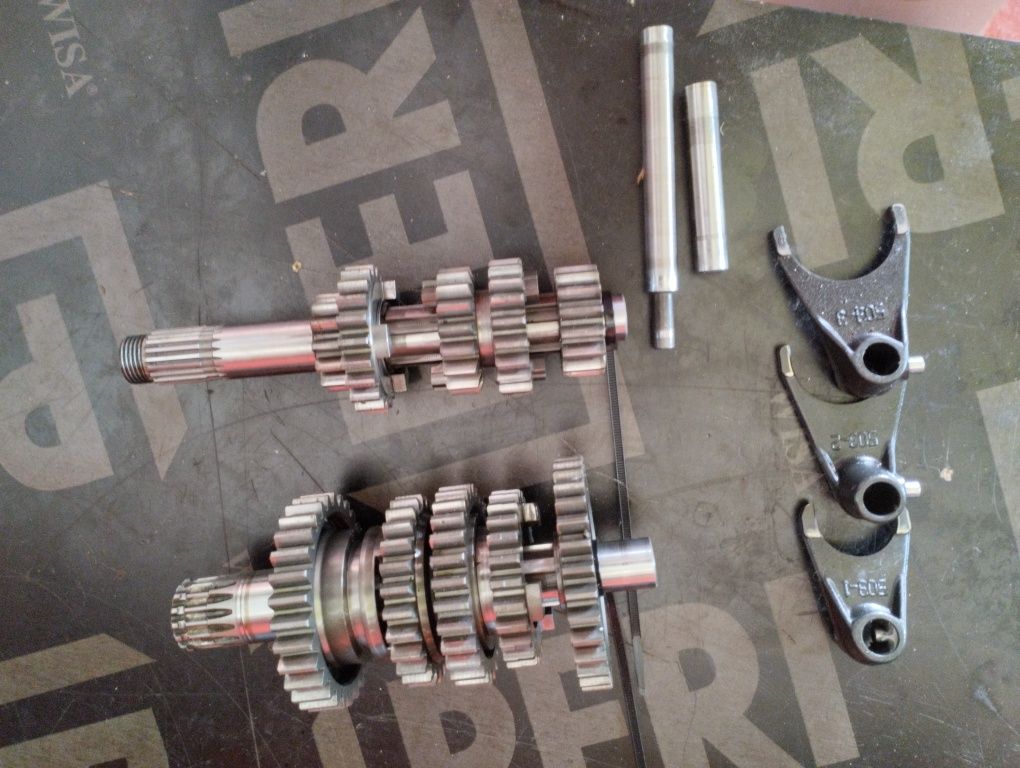 Kompletna skrzynia KTM SX 125 rok 2003