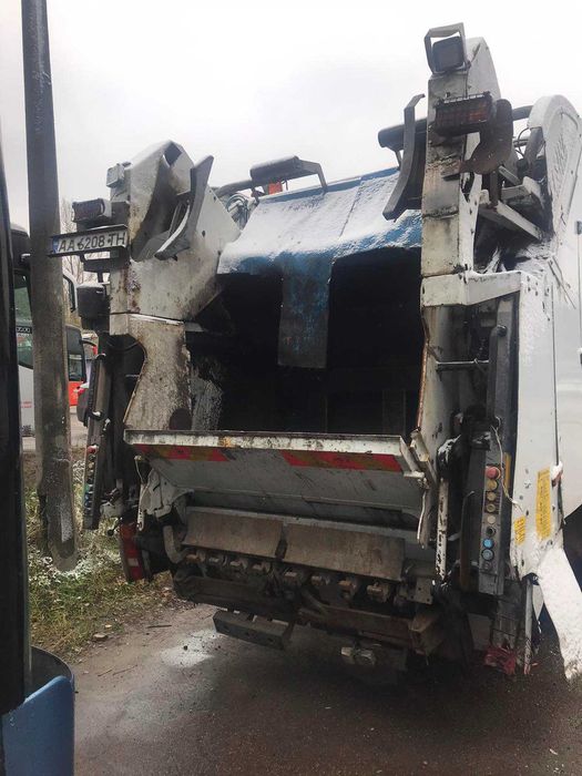 Продам Сміттєвоз Мерседес