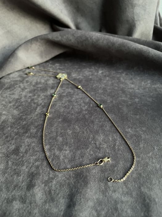 Набор золотые четырехлистники изумруды сапфиры