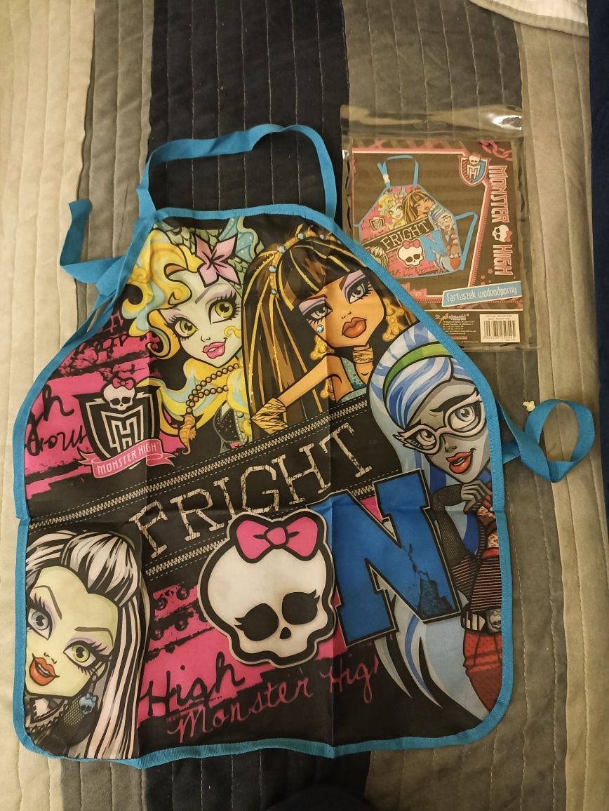 Fartuszek dla dziewczynki monster high wodoodporny jak nowy