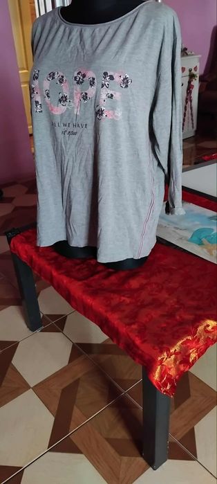 Bluza szara z napisami kwiaty