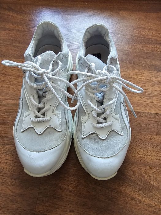 Кроссовки с натуральной кожи, размер 36, в отличном состоянии. Цена