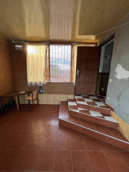 Продаю дом, который строили для себя- капитальный, все коммуникации!