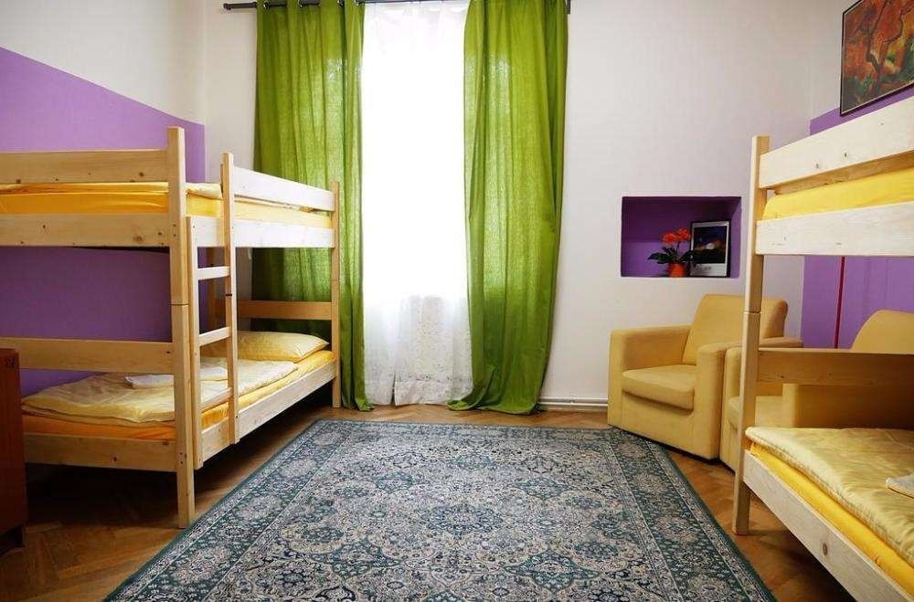Хозяйка! Сдам место в комнате Недорого!