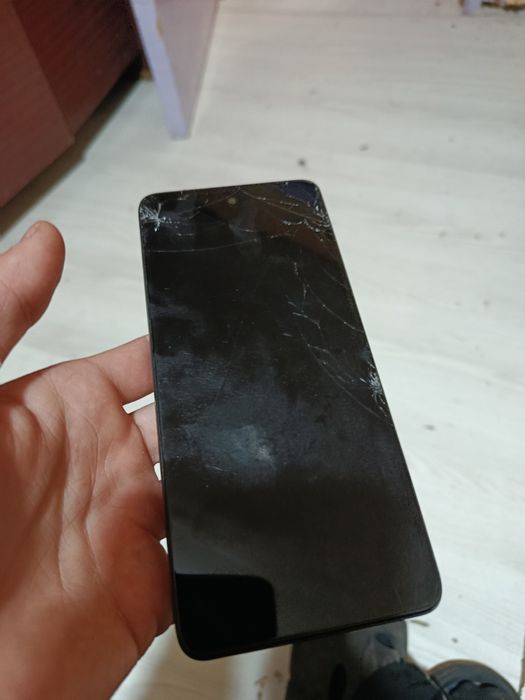 Продам телефон моторола срочно треба замінити екран телефону два тижні