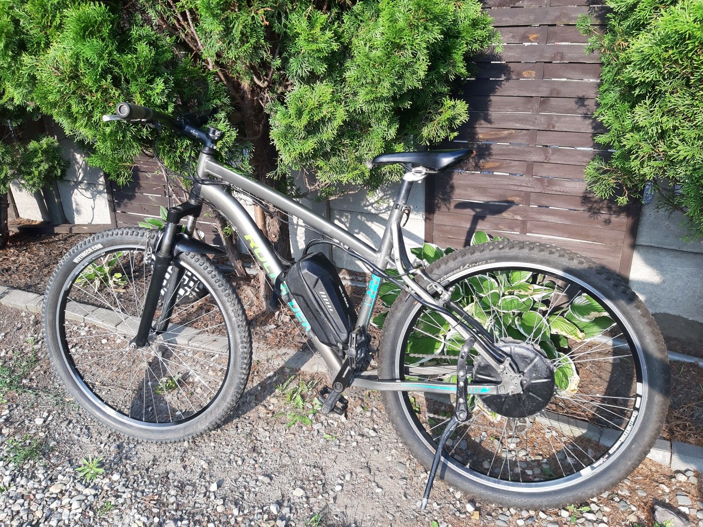 Rower elektrycznyi Rockrider29 kola