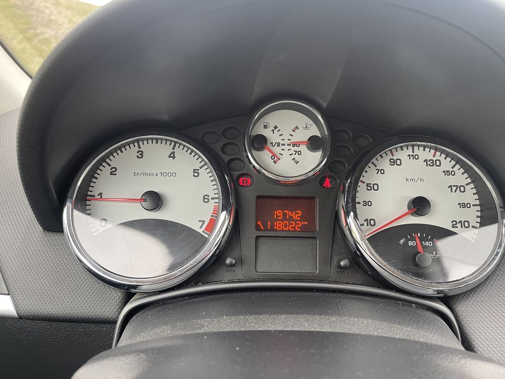 Peugeot 207cc 1.6 120 km