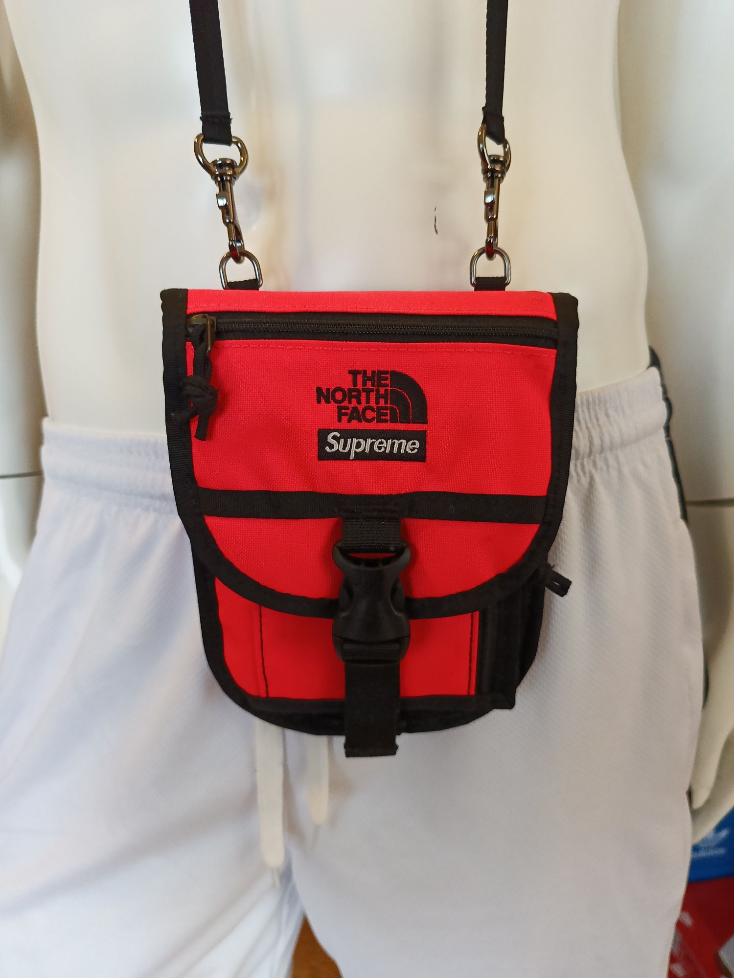 Nerka/szaszetka marki SUPREME x The North Face