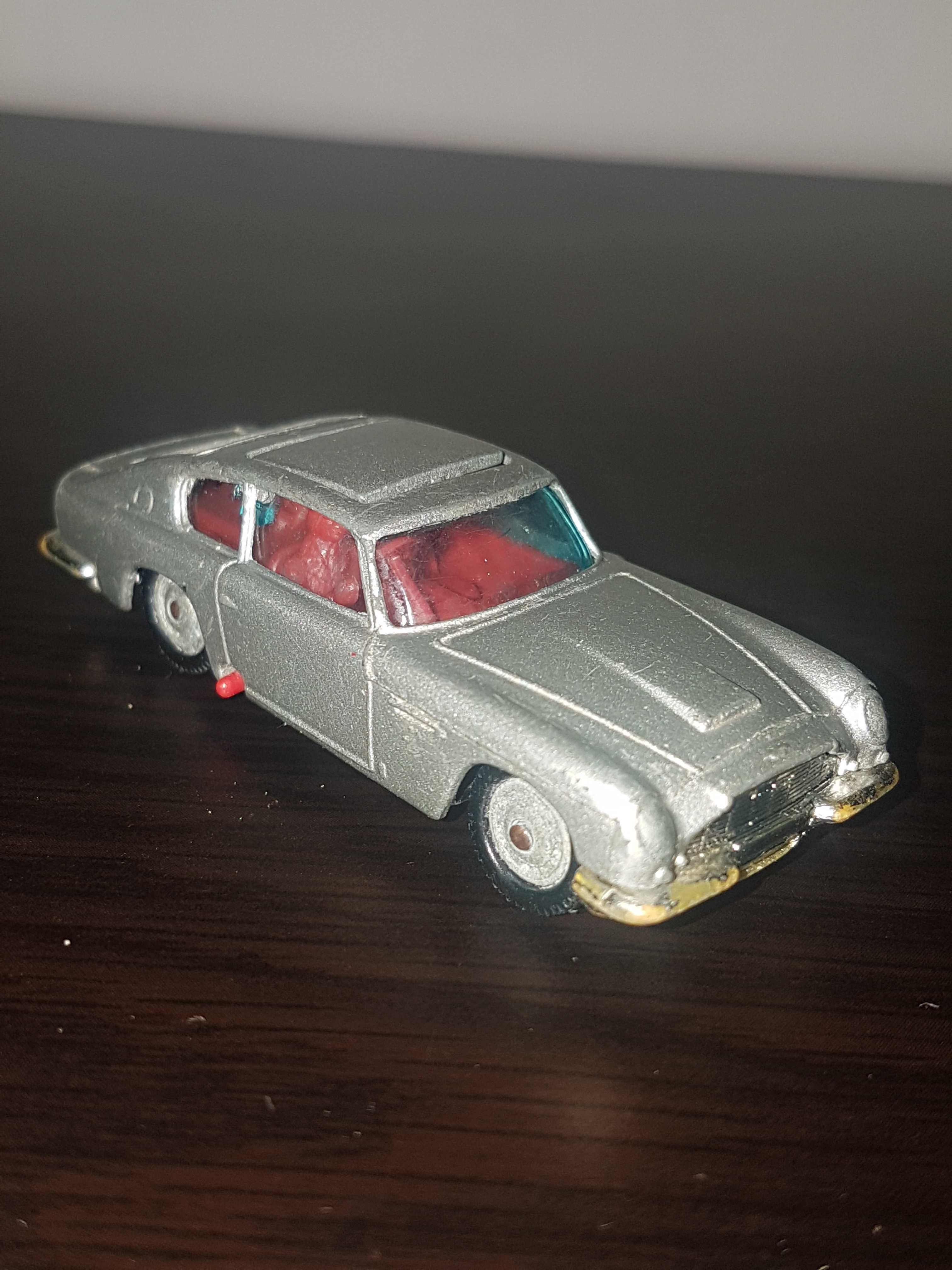 Miniatura Husky Aston Martin DB6