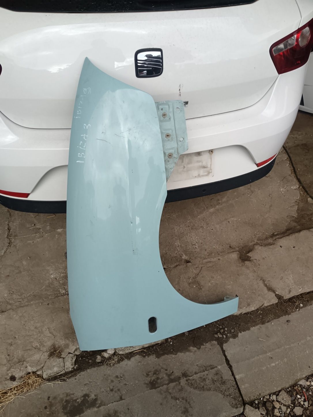 Błotnik prawy prawy seat Ibiza 3 cordoba