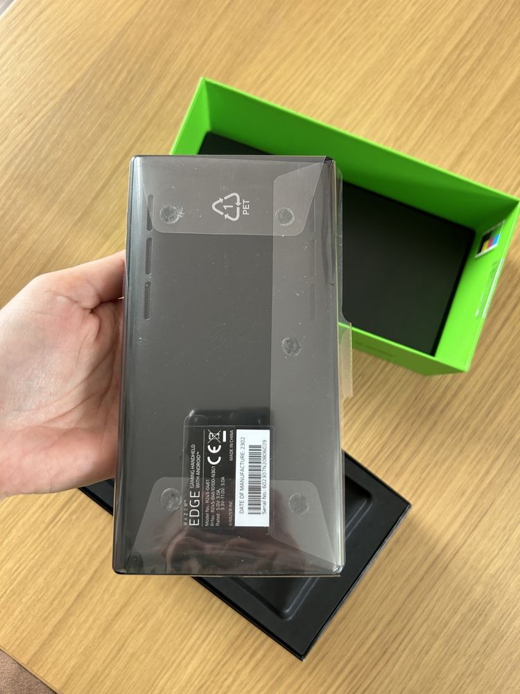 Razer Edge WiFi + Kishi V2 Pro Bundle