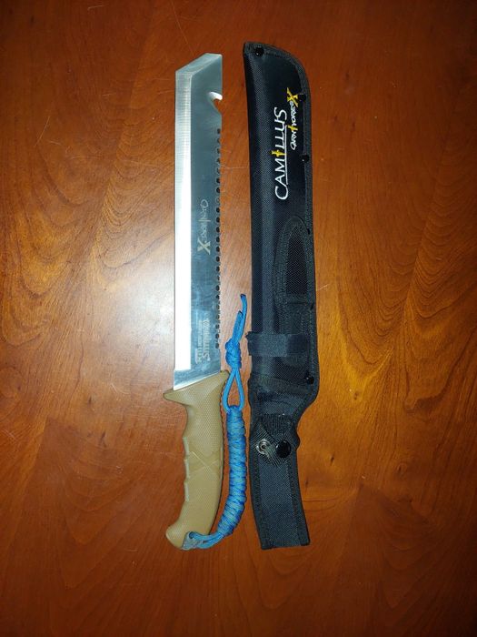 Nóż maczeta, Camillus CarnivoreX