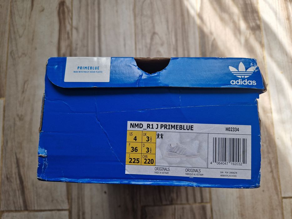 Кроссовки 36р. ОРИГИНАЛ Adidas NMD R1 white