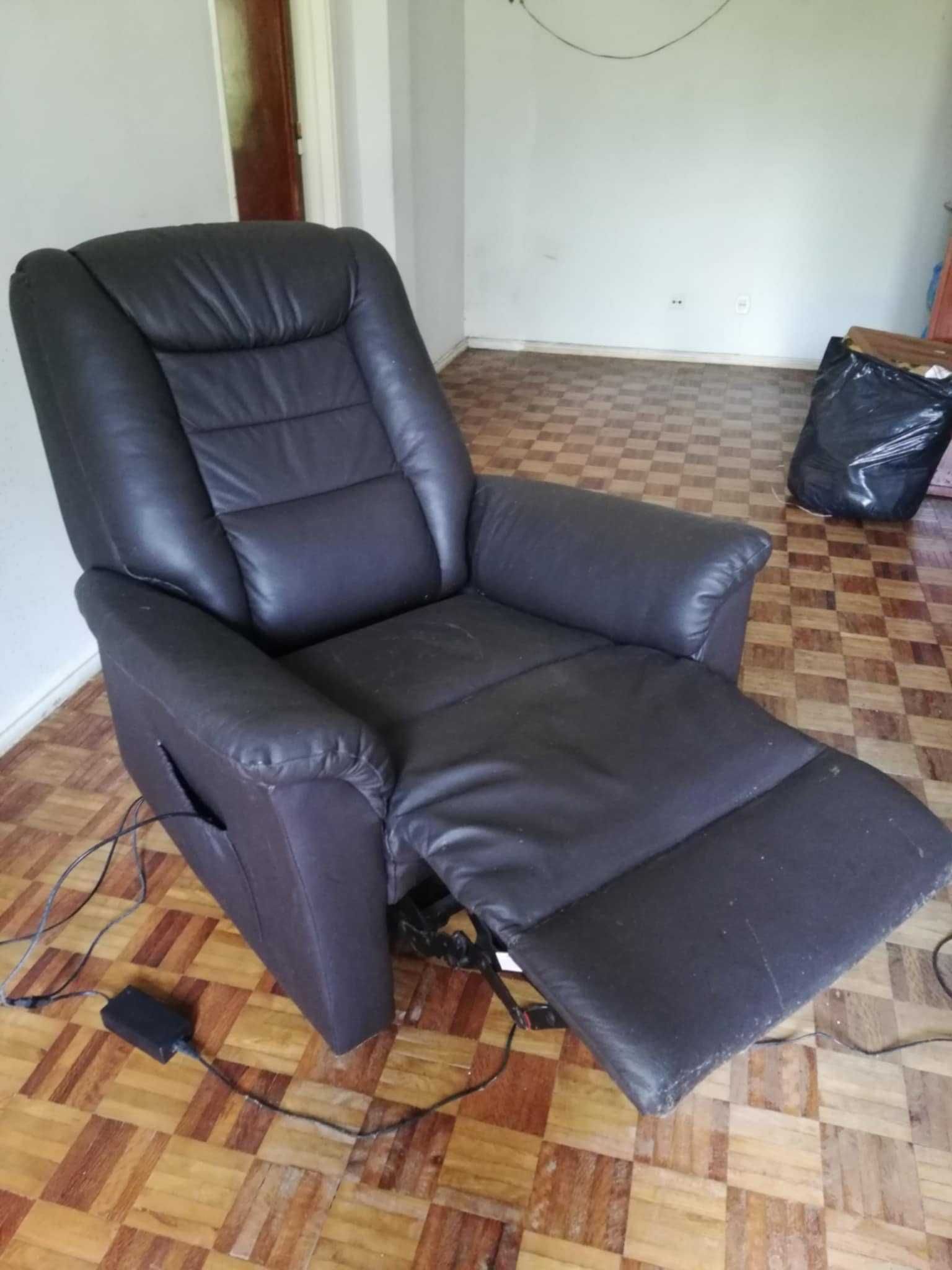 Poltrona elevatória e reclinável elétrica