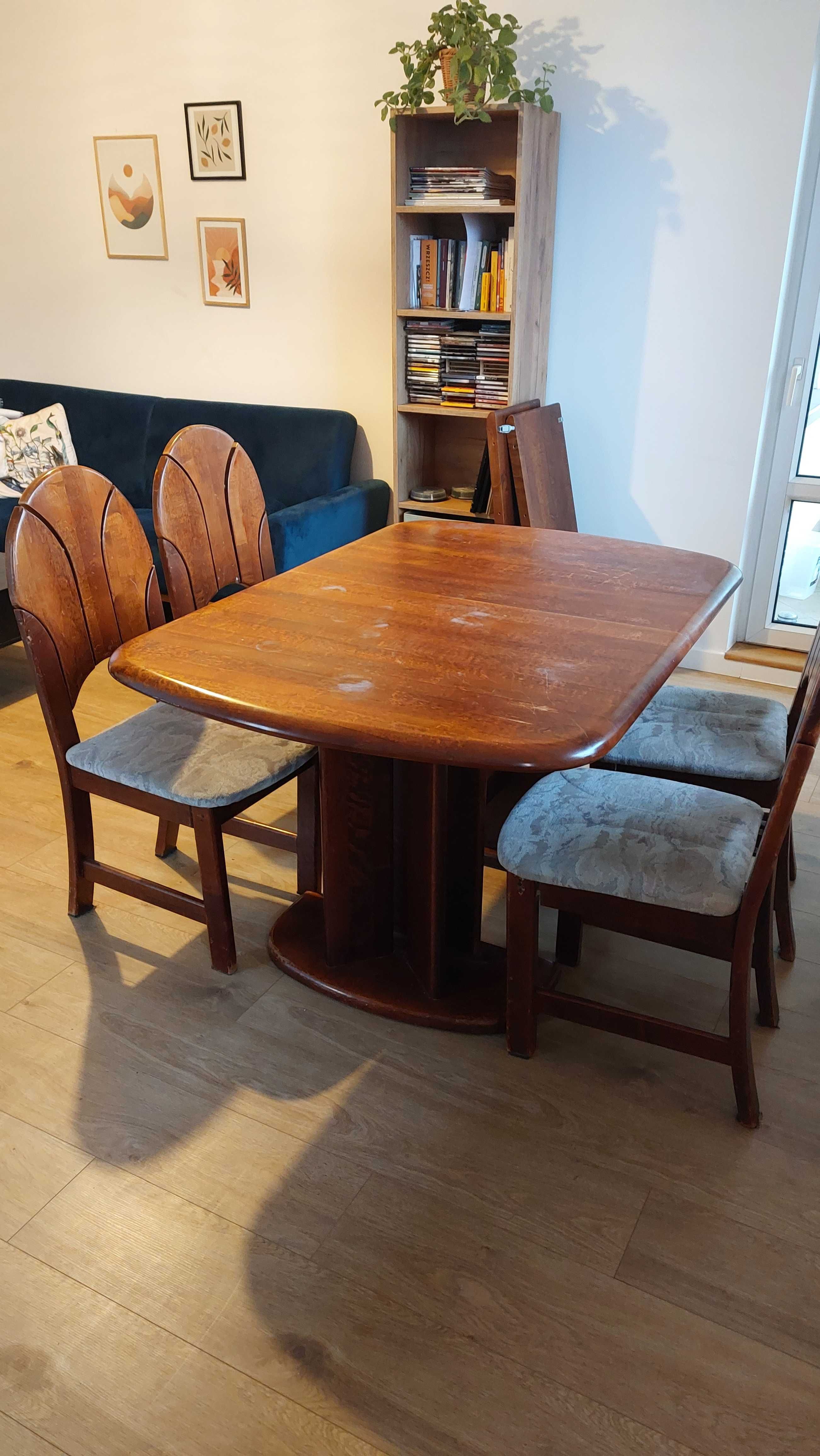 Rozkładany stół i komplet krzeseł - ciemne drewno