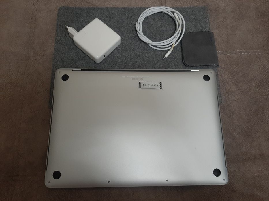 MacBook Pro 2018 A1990 - 15, i7/DDR4 -16GB/512 GB SSD/Radeon Pro 555X