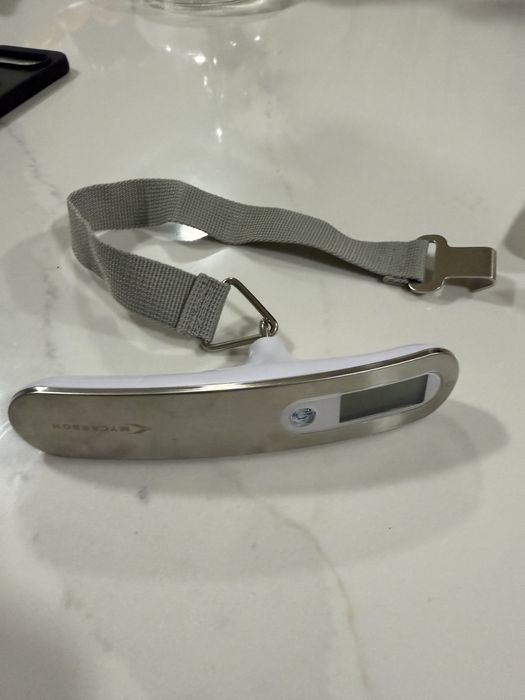 Pesar a mala de viagem