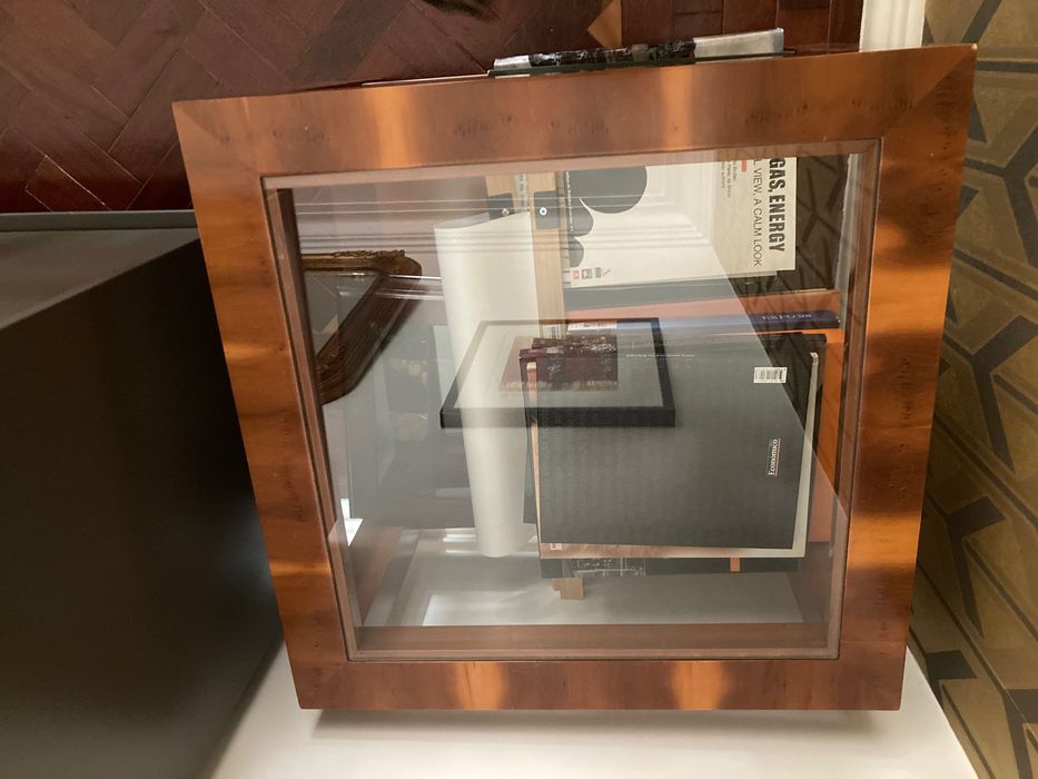 Mesa de apoio madeira de cerejeira maciça e vidro