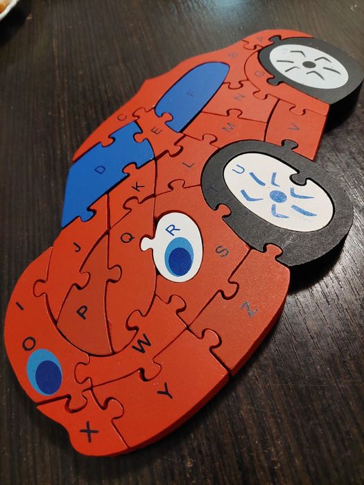 Пазл машина, цифри та англ. алфавіт