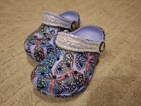 Crocs - Kids’ Classic Butterfly Clog rozm C6