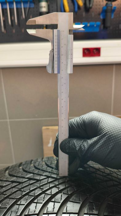 Opony całoroczne wielosezonowe 235 55 R18 Navigator 3 Dębica