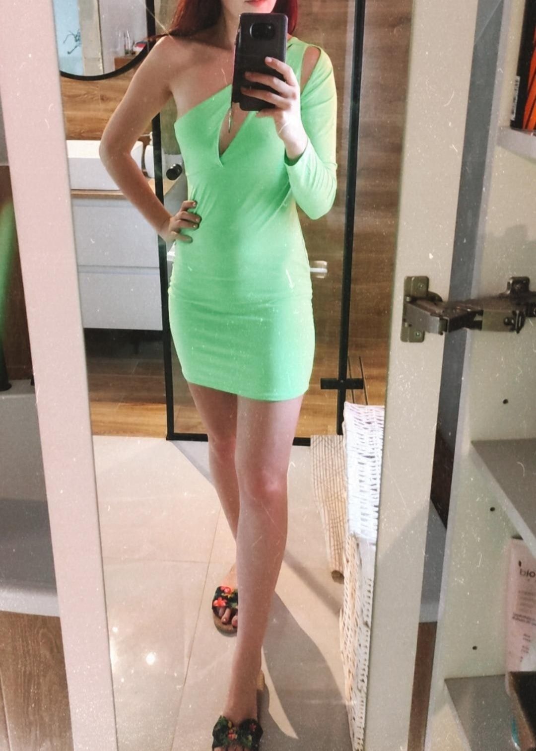 Sukienka neonowa zielona na impreze