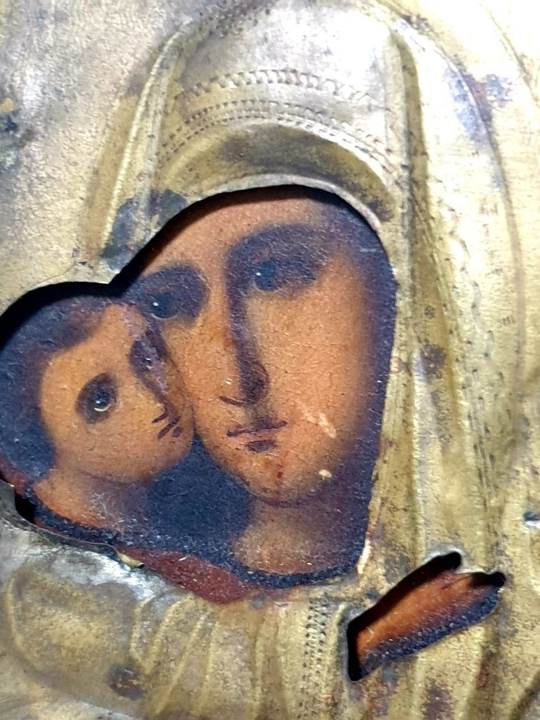 Antigo Ícone Nossa Senhora com o Menino com oklat em latão