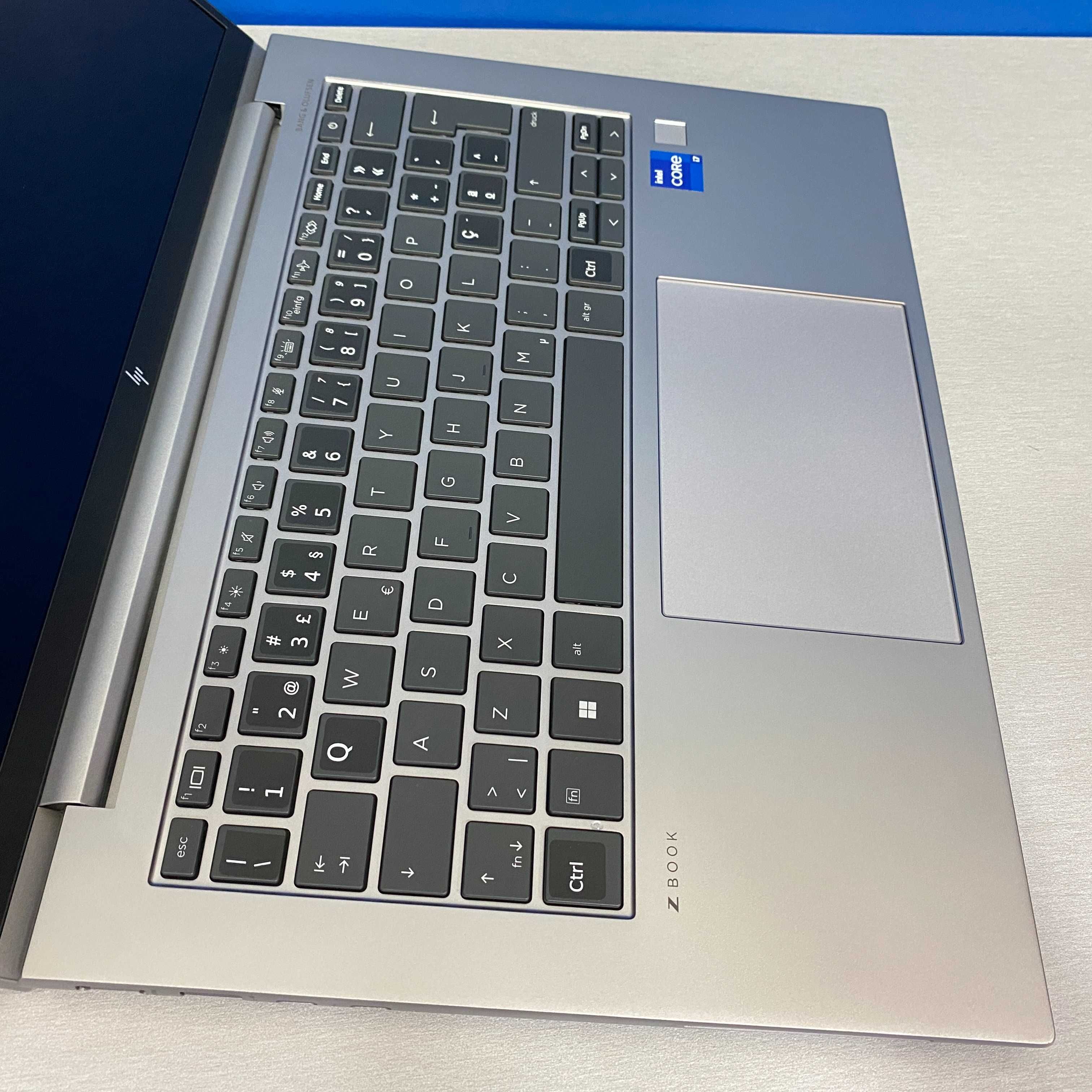 HP ZBook Firefly G10 - 14" FHD (i7-1355U/16GB/512GB SSD/RTX A500 4GB)