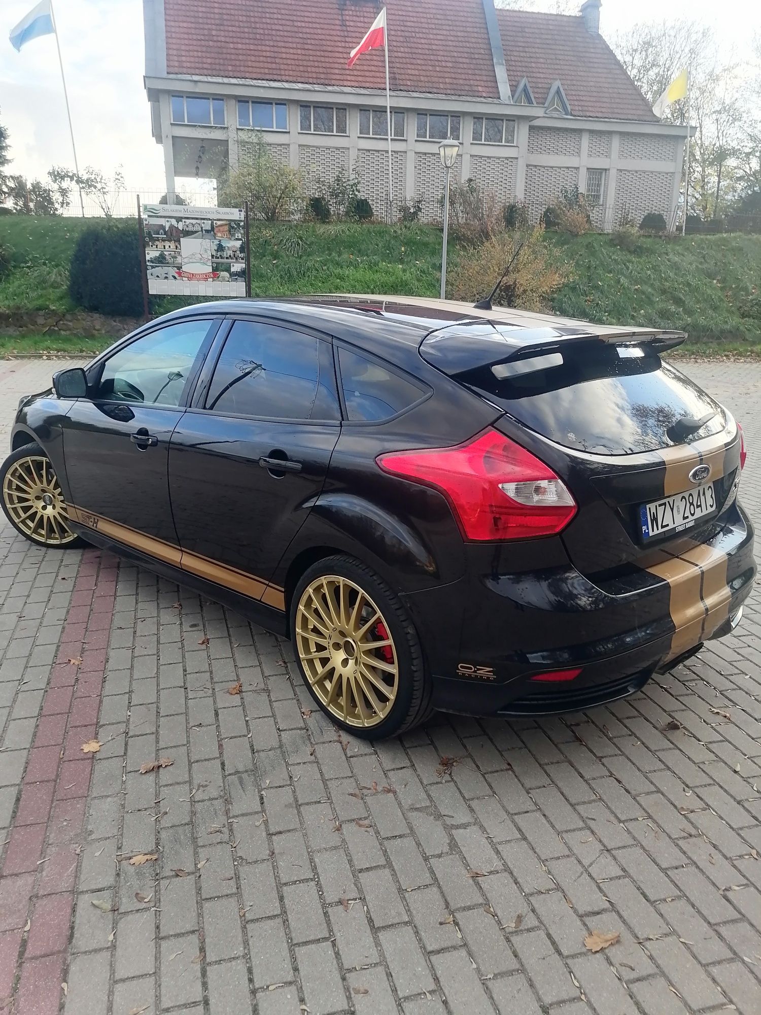 Ford Focus ST 2.0 250km