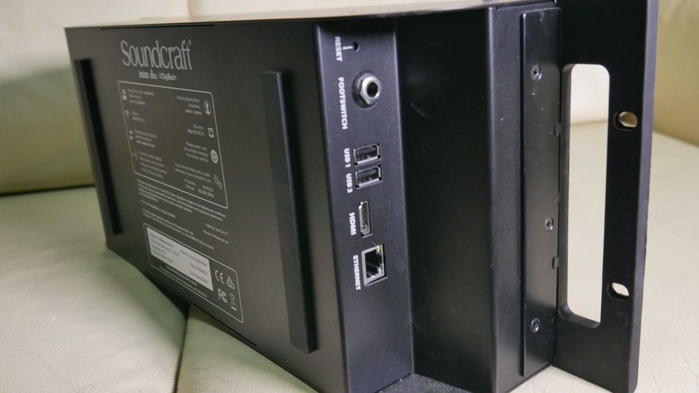 Mikser studyjny 16 kanałowy, Soundcraft Ui16