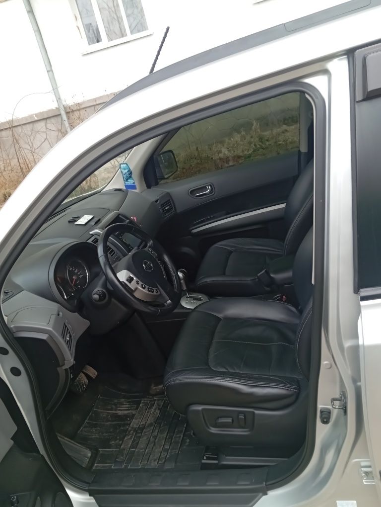 NISSAN X-TRAIL  2.5га/бенз. awtomat