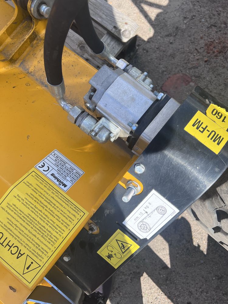 Kosiarka hydrauliczna bijakowa Muthing