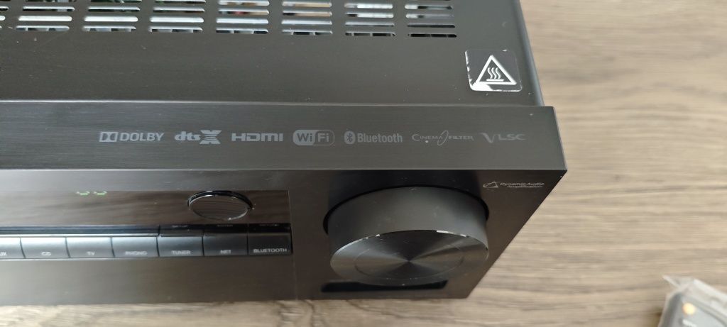 Onkyo TX-NR555 – amplituner 7.2 do kina domowego z Dolby Atmos i DTS:X