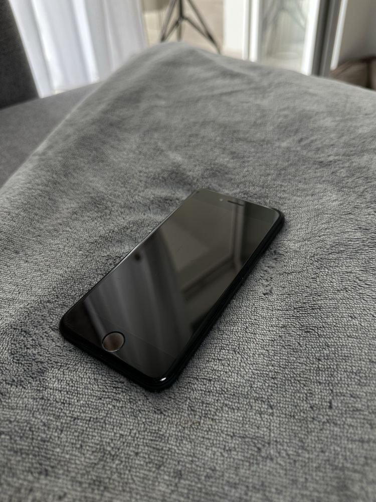 iPhone 7 б/у в хорошем состоянии