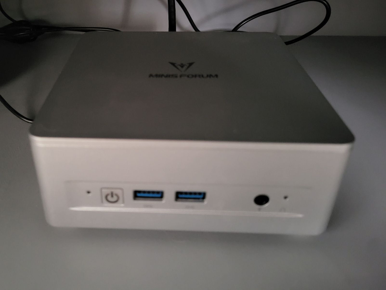 Mini PC - Minisforum UM680 Slim