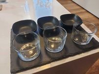 Serwis degustacyjny. Zestaw do serwowania sosów i dipów
