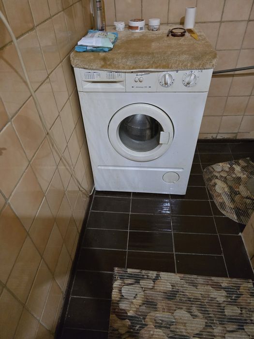 Sprzedam pralke zanussi