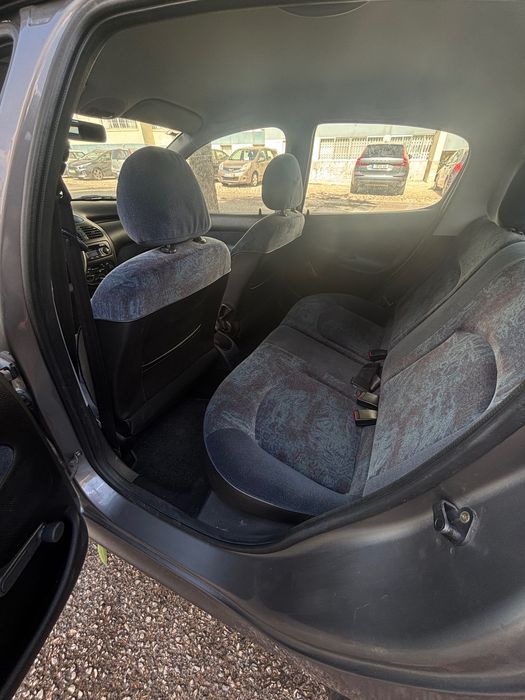 Peugeot 206 – Apenas 14.500 km