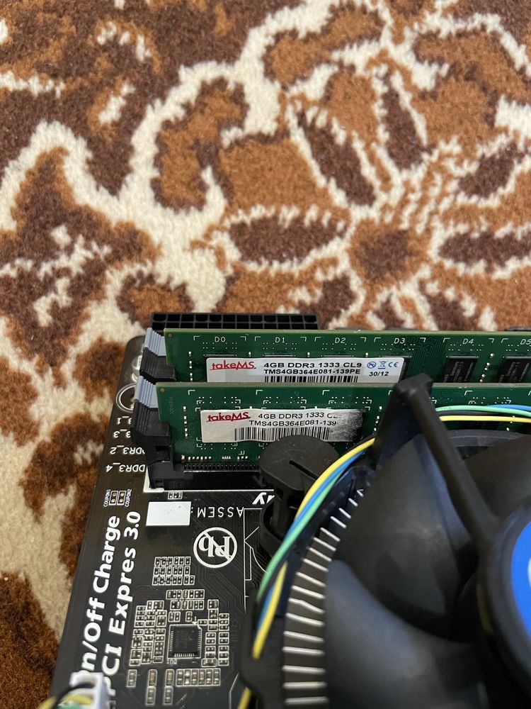 Материнська плата 1150 Gigabyte GA-B85M-DS3H/Intel Core i3 4340/8GB
