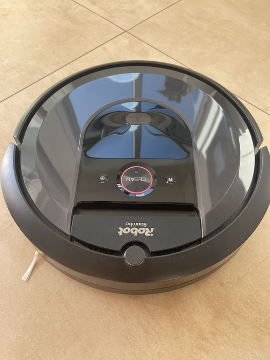 Aspirador robô IROBOT Roomba i7